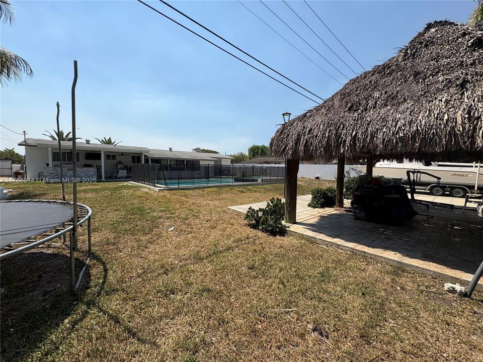 Recently Sold: $765,000 (3 beds, 2 baths, 1486 Square Feet)