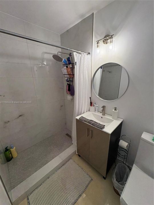 Recently Sold: $765,000 (3 beds, 2 baths, 1486 Square Feet)