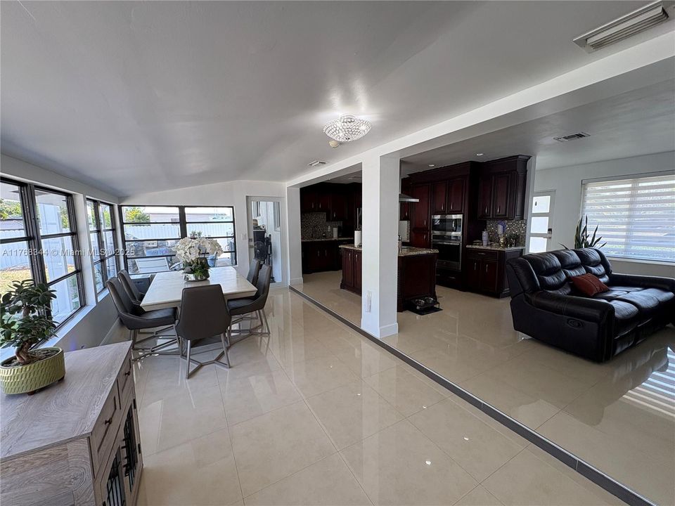 Recently Sold: $765,000 (3 beds, 2 baths, 1486 Square Feet)