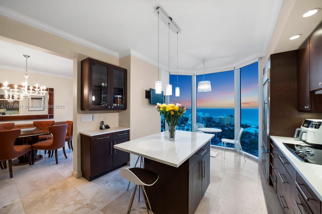 Recently Sold: $2,399,000 (2 beds, 2 baths, 2040 Square Feet)