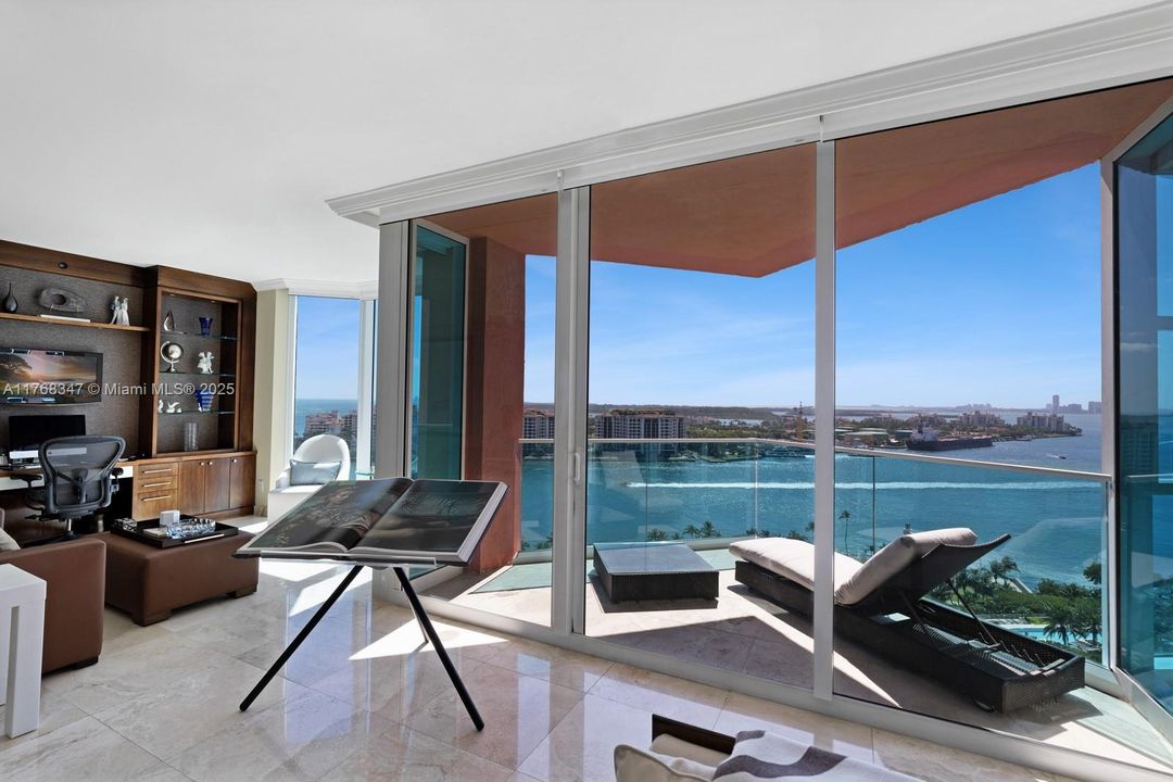 Recently Sold: $2,399,000 (2 beds, 2 baths, 2040 Square Feet)