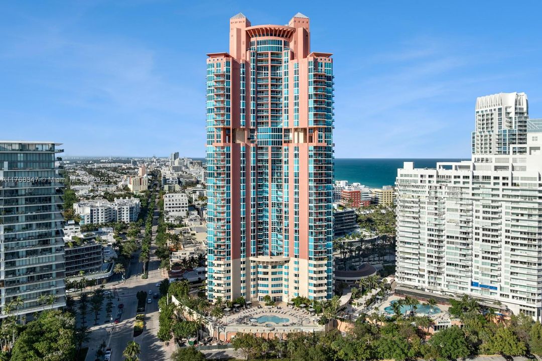 Recently Sold: $2,399,000 (2 beds, 2 baths, 2040 Square Feet)