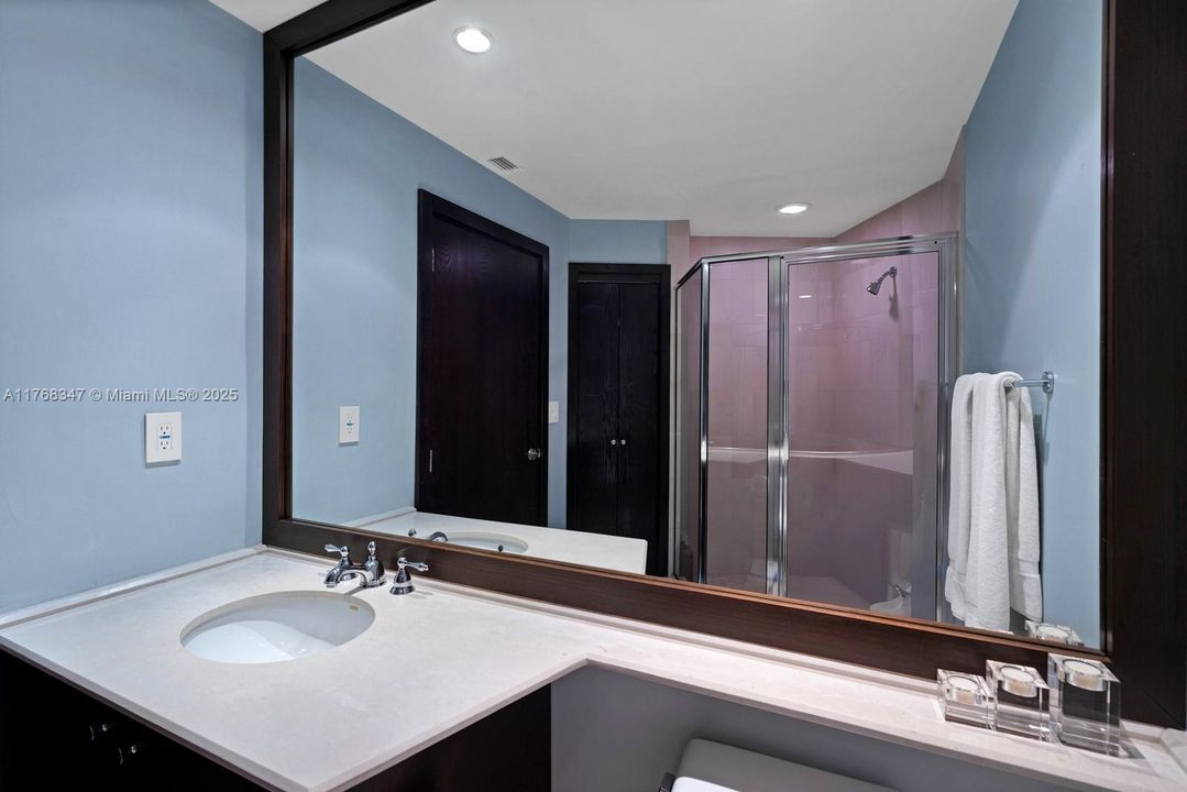 Recently Sold: $2,399,000 (2 beds, 2 baths, 2040 Square Feet)