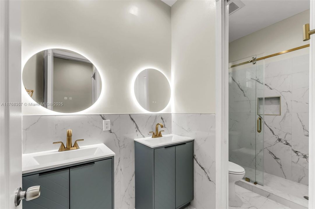 Recently Rented: $3,500 (4 beds, 2 baths, 2381 Square Feet)