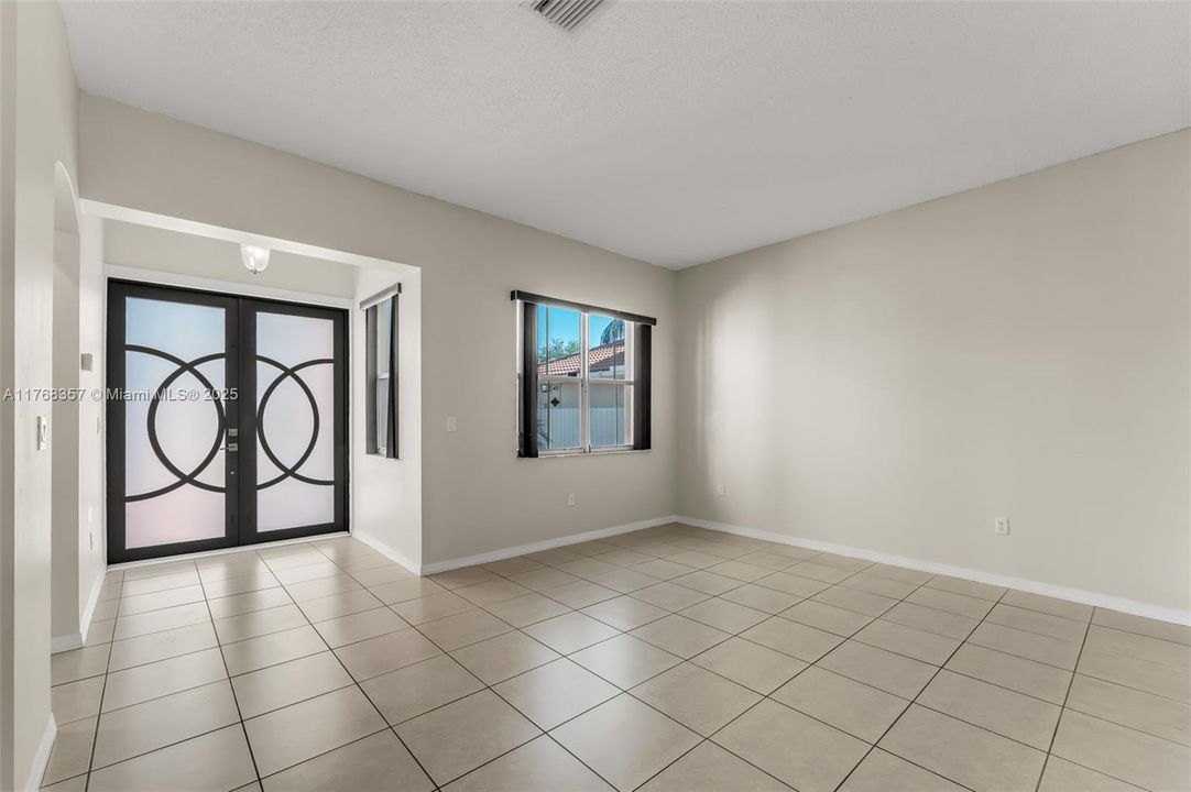 Recently Rented: $3,500 (4 beds, 2 baths, 2381 Square Feet)