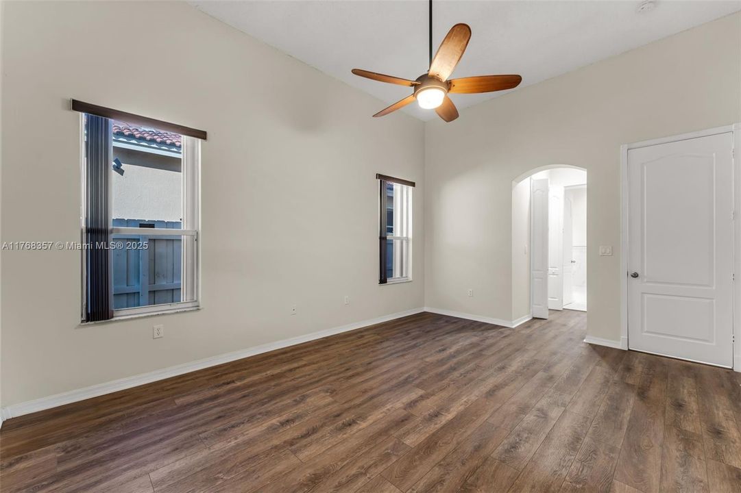 Recently Rented: $3,500 (4 beds, 2 baths, 2381 Square Feet)