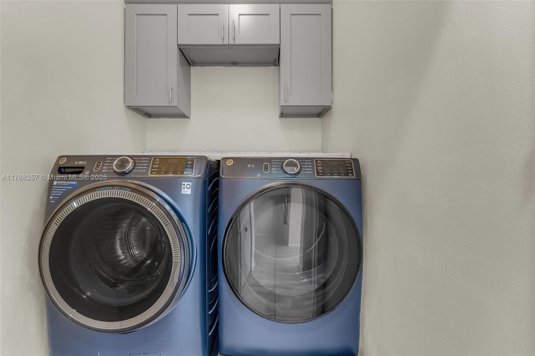 Recently Rented: $3,500 (4 beds, 2 baths, 2381 Square Feet)