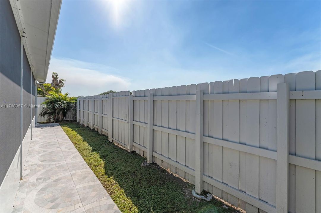 Recently Rented: $3,500 (4 beds, 2 baths, 2381 Square Feet)