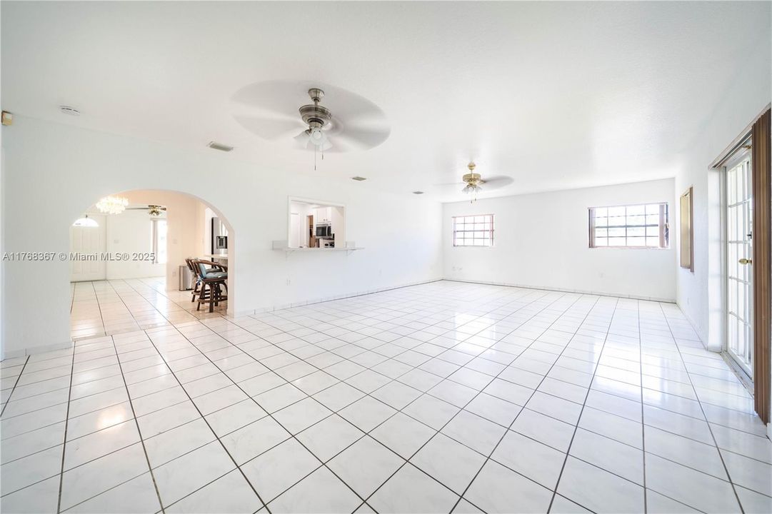 Recently Sold: $675,000 (4 beds, 3 baths, 2460 Square Feet)