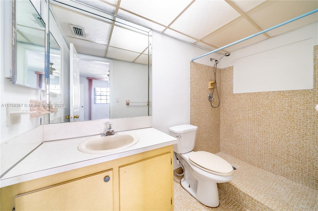 Recently Sold: $675,000 (4 beds, 3 baths, 2460 Square Feet)