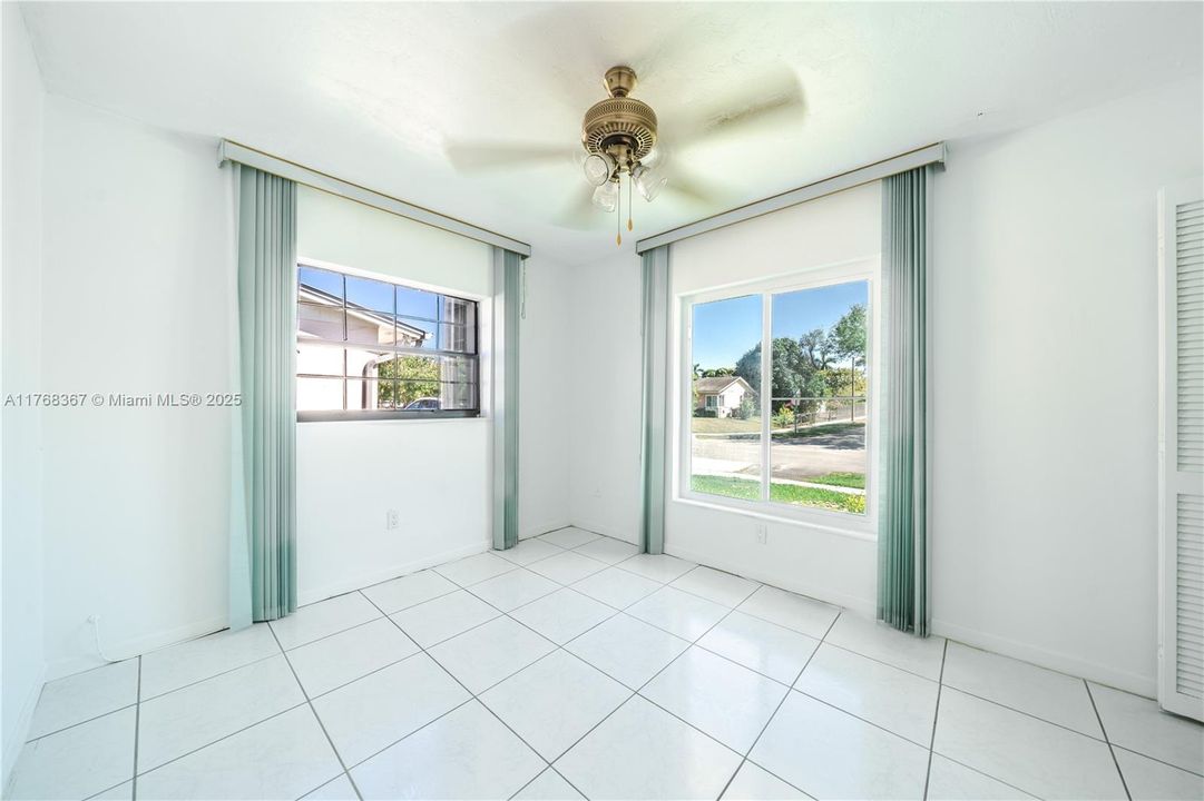 Recently Sold: $675,000 (4 beds, 3 baths, 2460 Square Feet)