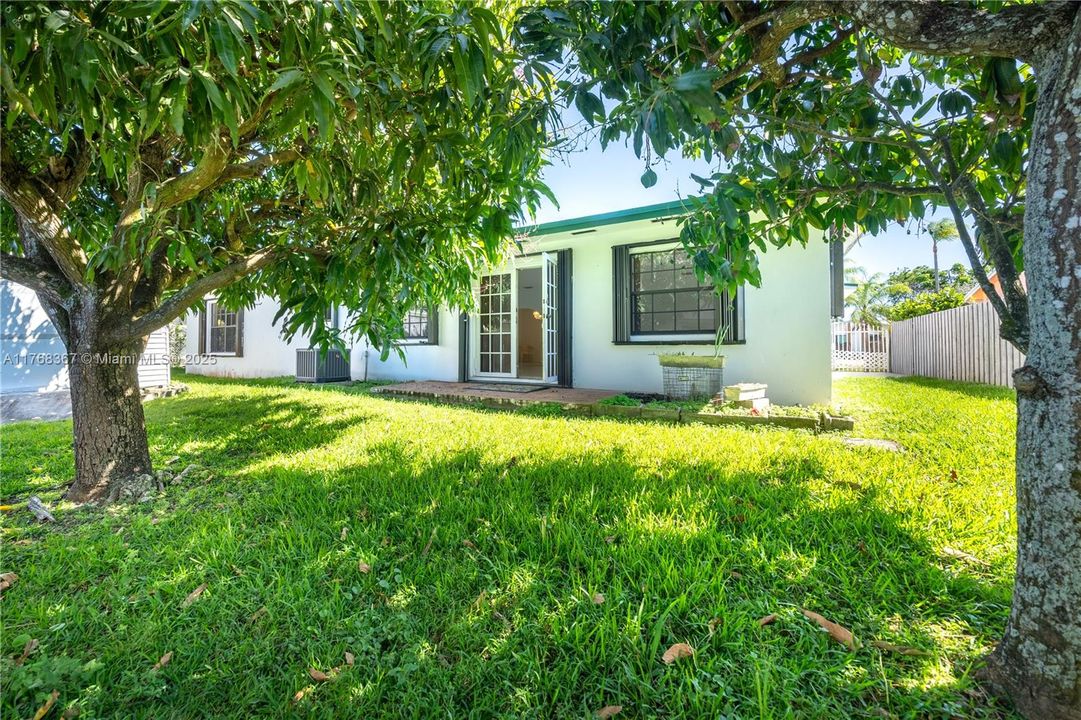 Recently Sold: $675,000 (4 beds, 3 baths, 2460 Square Feet)