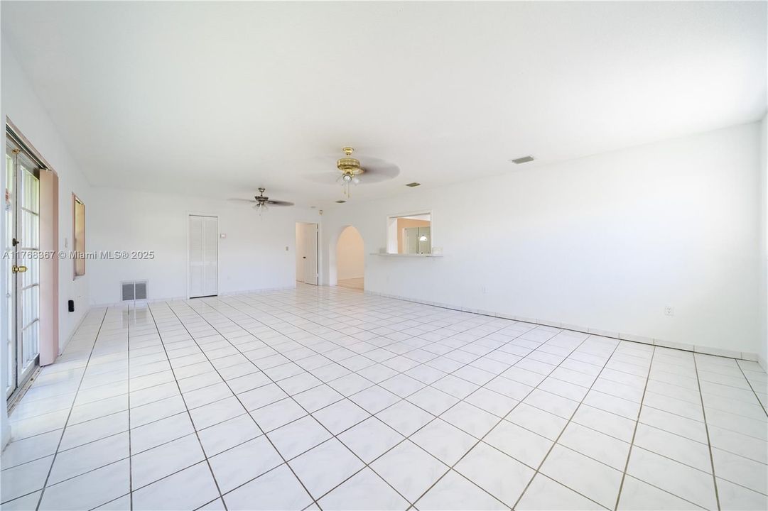 Recently Sold: $675,000 (4 beds, 3 baths, 2460 Square Feet)