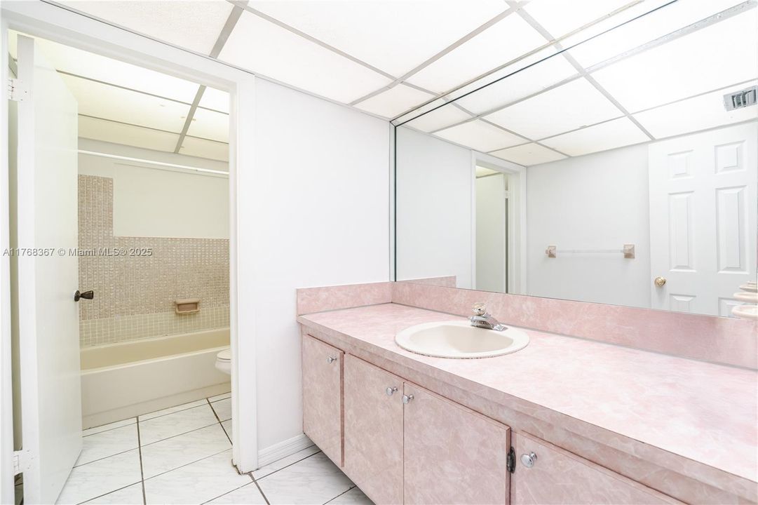 Recently Sold: $675,000 (4 beds, 3 baths, 2460 Square Feet)