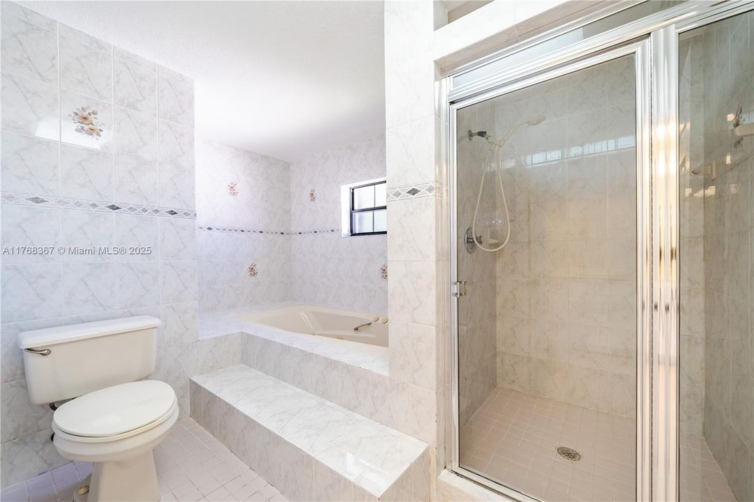 Recently Sold: $675,000 (4 beds, 3 baths, 2460 Square Feet)