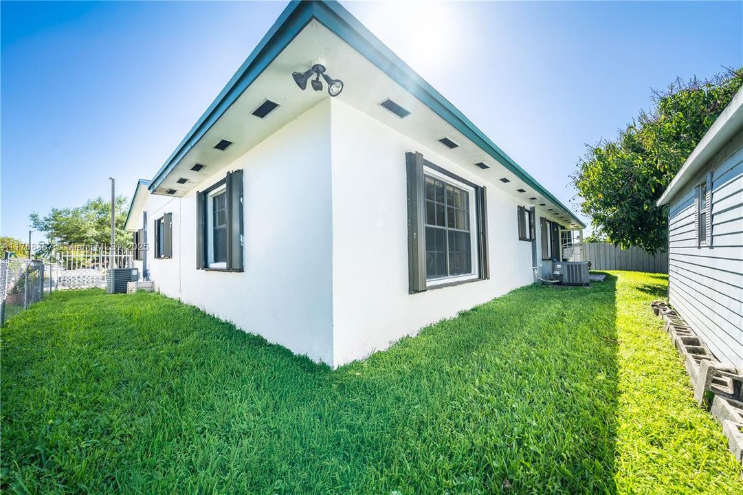 Recently Sold: $675,000 (4 beds, 3 baths, 2460 Square Feet)