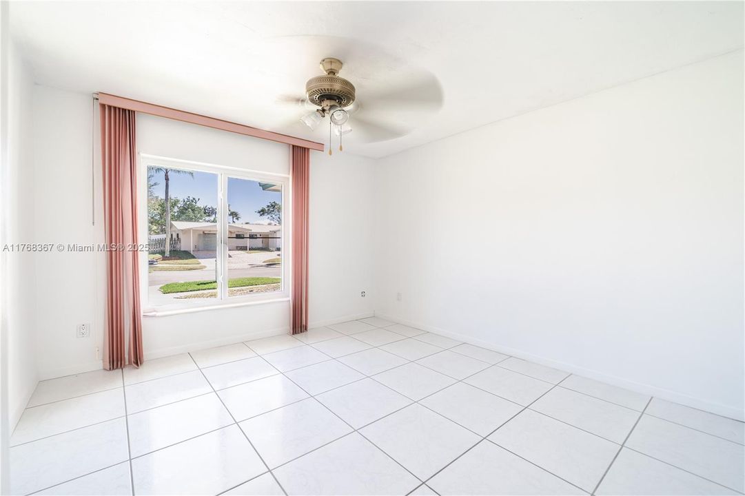 Recently Sold: $675,000 (4 beds, 3 baths, 2460 Square Feet)