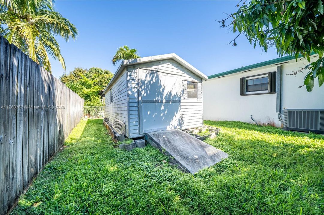 Recently Sold: $675,000 (4 beds, 3 baths, 2460 Square Feet)