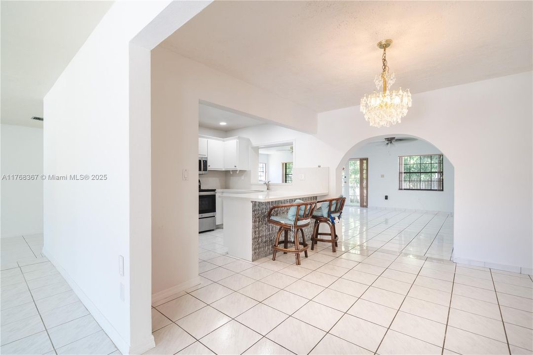 Recently Sold: $675,000 (4 beds, 3 baths, 2460 Square Feet)