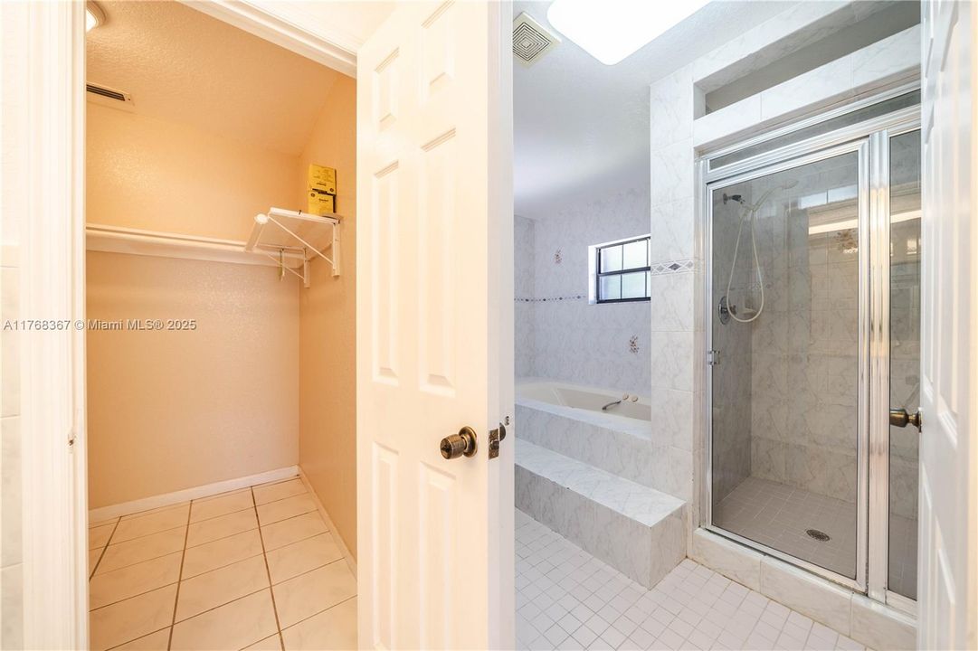 Recently Sold: $675,000 (4 beds, 3 baths, 2460 Square Feet)