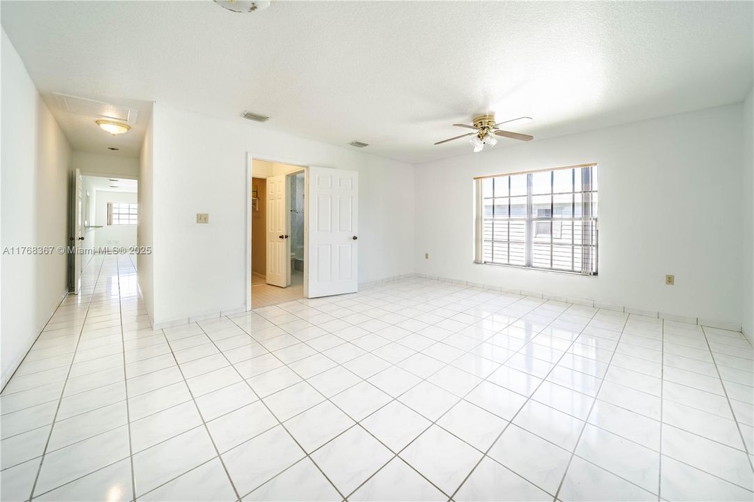 Recently Sold: $675,000 (4 beds, 3 baths, 2460 Square Feet)