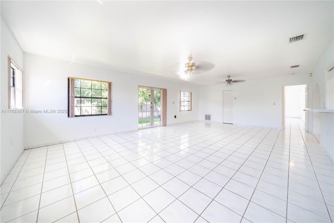 Recently Sold: $675,000 (4 beds, 3 baths, 2460 Square Feet)