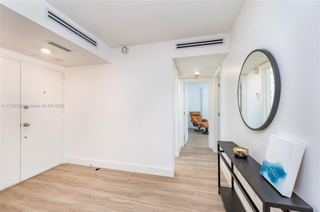 Недавно продано: $1,295,000 (2 спален, 2 ванн, 1260 Квадратных фут)