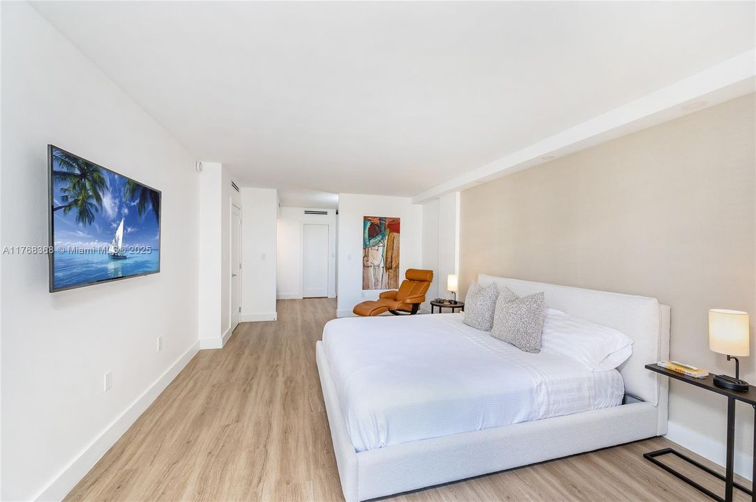 Недавно продано: $1,295,000 (2 спален, 2 ванн, 1260 Квадратных фут)