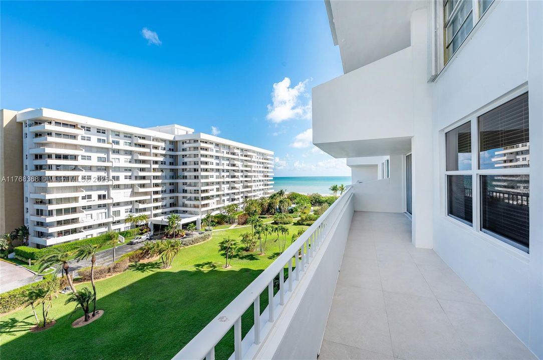 Недавно продано: $1,295,000 (2 спален, 2 ванн, 1260 Квадратных фут)