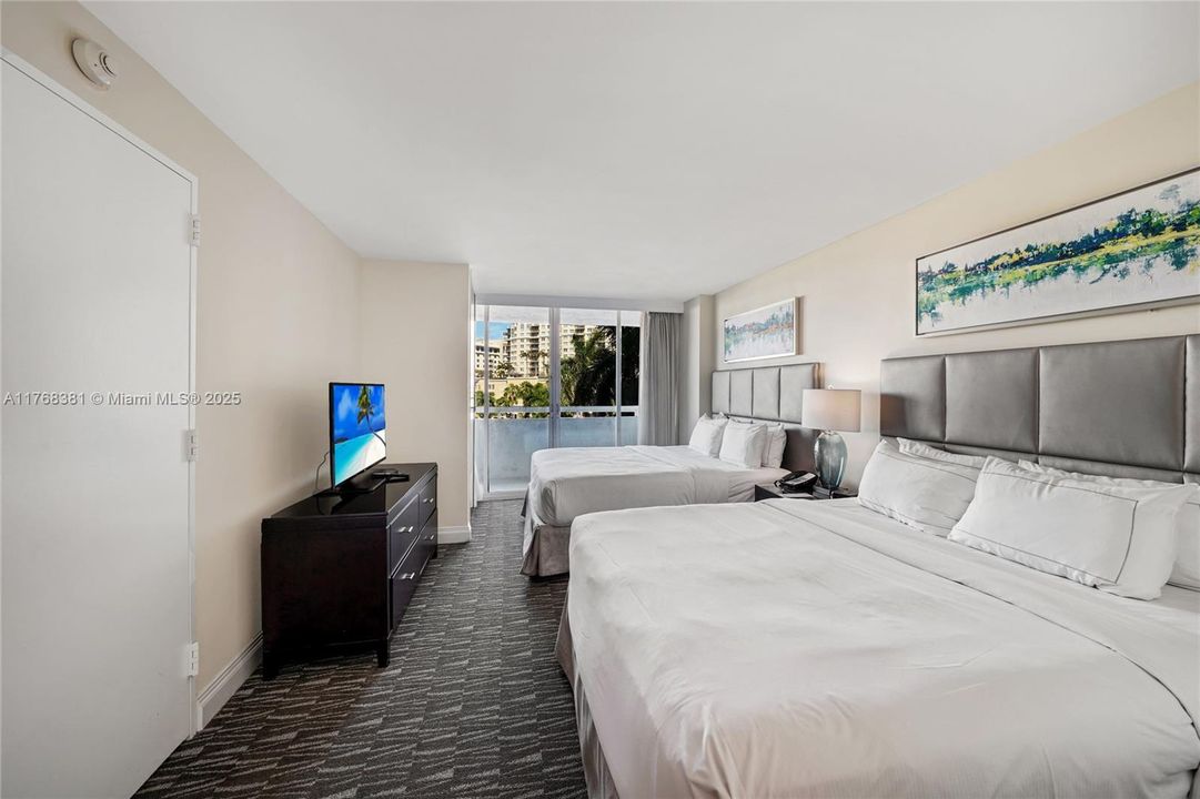 For Sale: $159,000 (1 beds, 1 baths, 554 Square Feet)