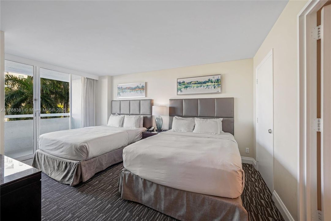 For Sale: $159,000 (1 beds, 1 baths, 554 Square Feet)