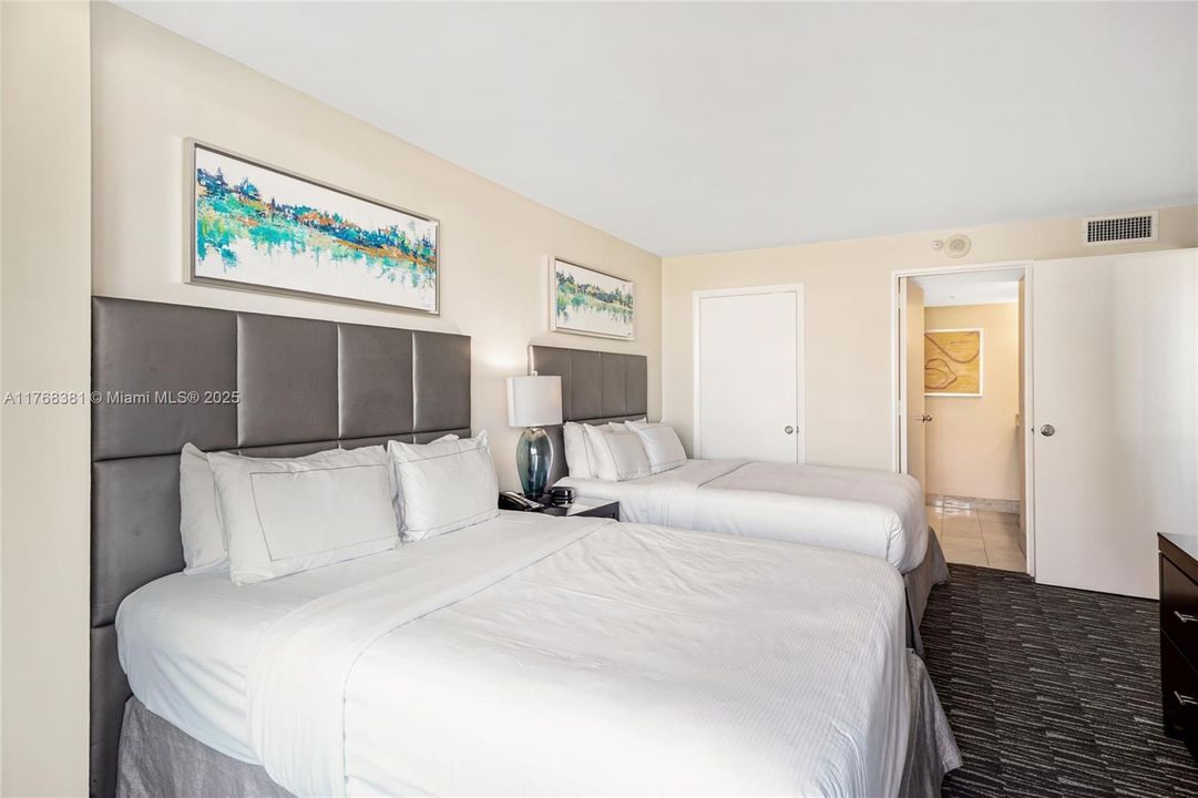 For Sale: $159,000 (1 beds, 1 baths, 554 Square Feet)