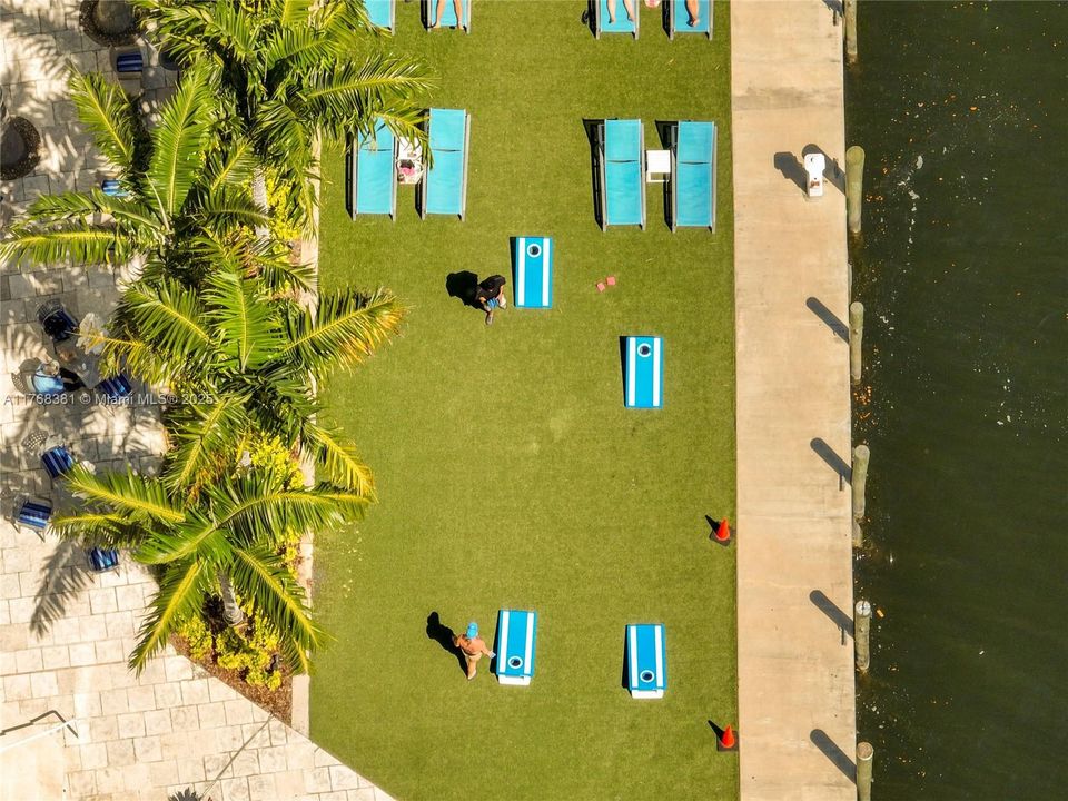 For Sale: $159,000 (1 beds, 1 baths, 554 Square Feet)