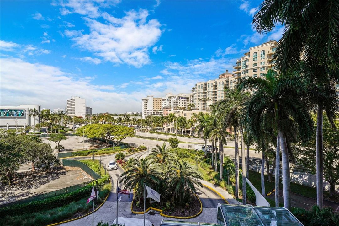 For Sale: $159,000 (1 beds, 1 baths, 554 Square Feet)