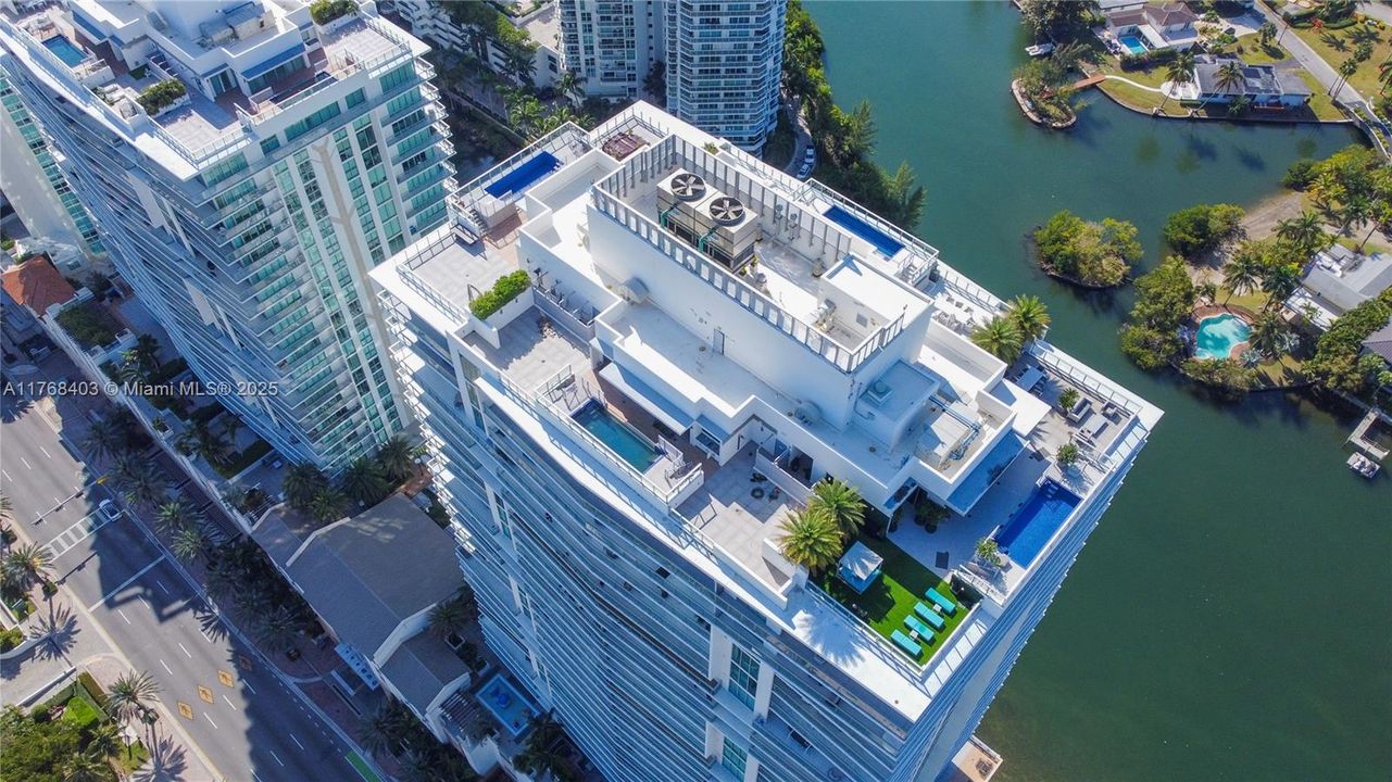 For Sale: $1,299,000 (3 beds, 3 baths, 1892 Square Feet)