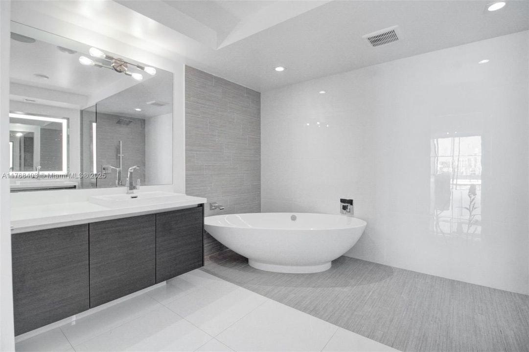 For Sale: $1,299,000 (3 beds, 3 baths, 1892 Square Feet)