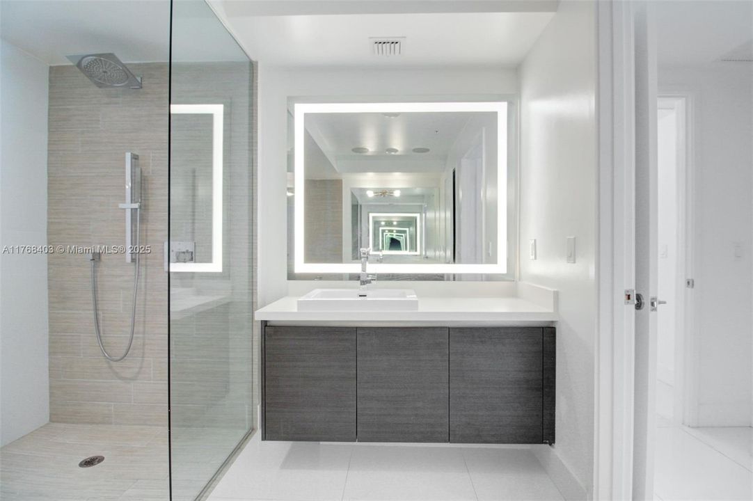 For Sale: $1,299,000 (3 beds, 3 baths, 1892 Square Feet)