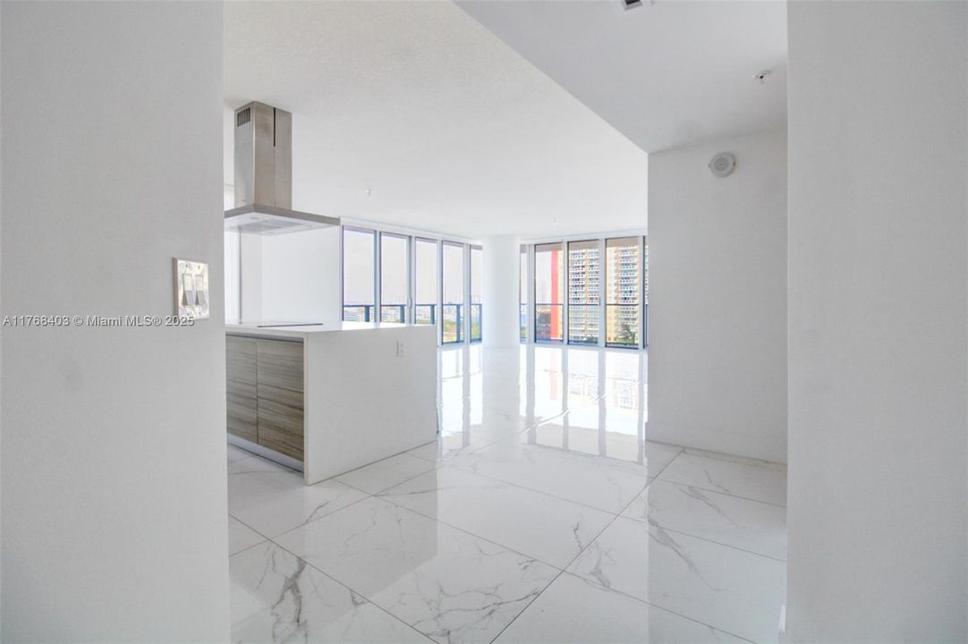 For Sale: $1,299,000 (3 beds, 3 baths, 1892 Square Feet)