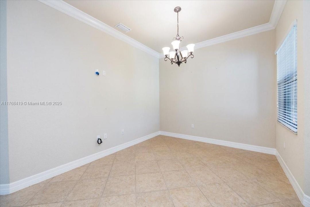 For Sale: $669,000 (3 beds, 2 baths, 1808 Square Feet)