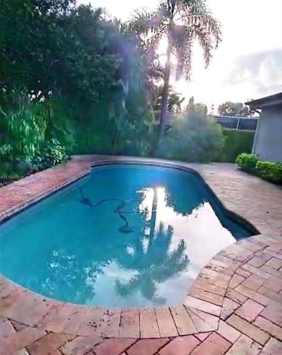 Recently Sold: $859,000 (3 beds, 2 baths, 2996 Square Feet)