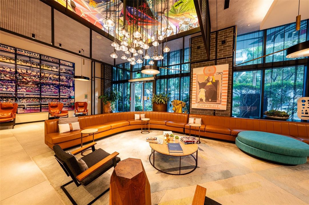 Под контрактом: $590,000 (2 спален, 1 ванн, 725 Квадратных фут)