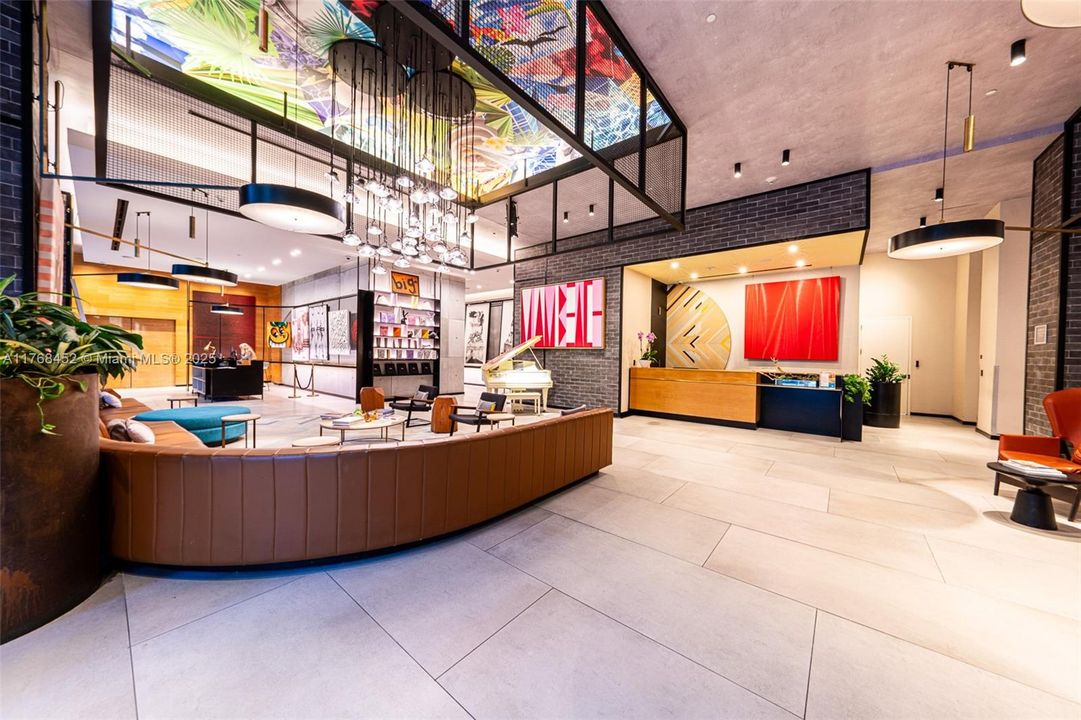 Под контрактом: $590,000 (2 спален, 1 ванн, 725 Квадратных фут)