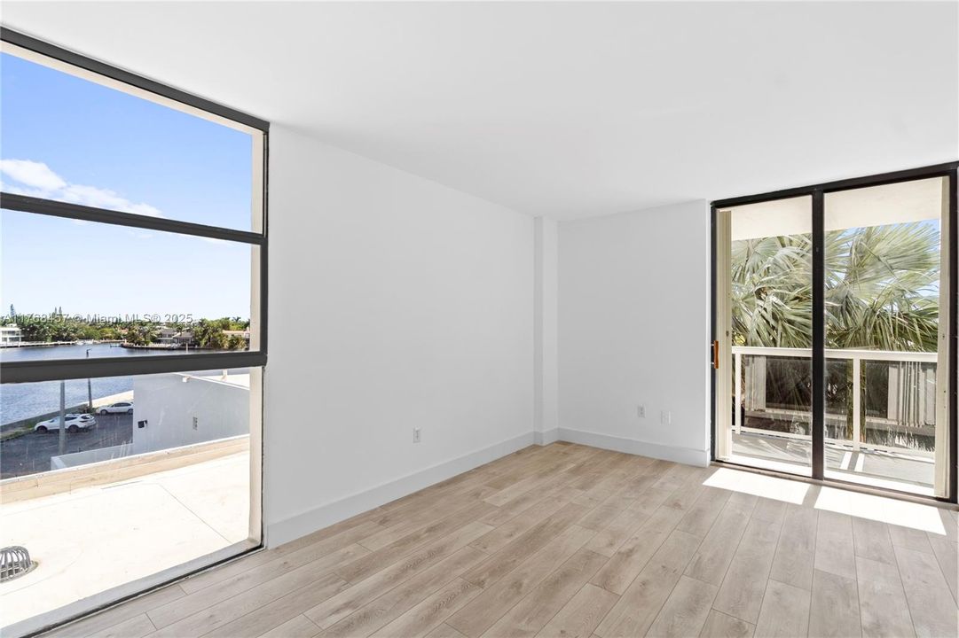 На продажу: $379,000 (2 спален, 2 ванн, 1011 Квадратных фут)