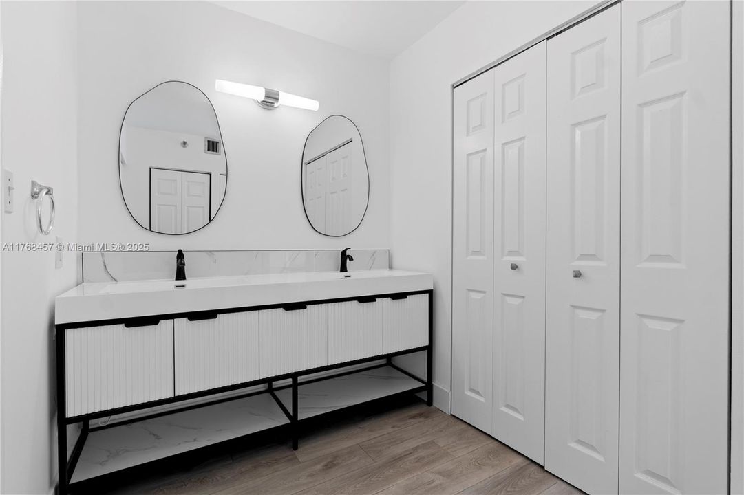 На продажу: $379,000 (2 спален, 2 ванн, 1011 Квадратных фут)