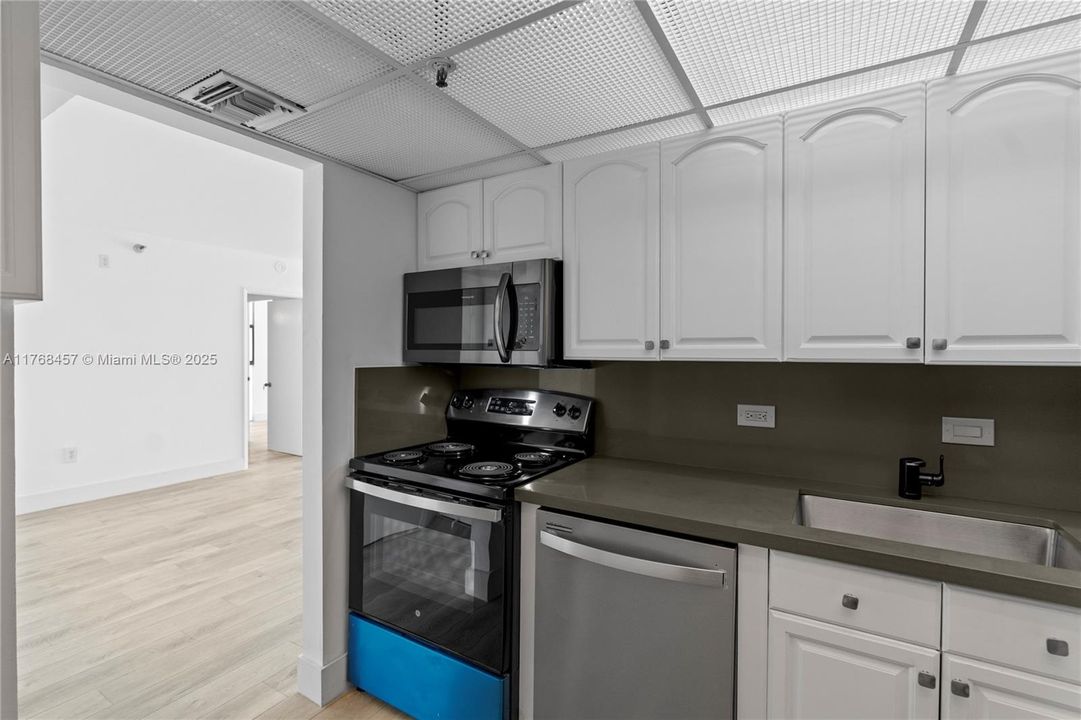 На продажу: $379,000 (2 спален, 2 ванн, 1011 Квадратных фут)