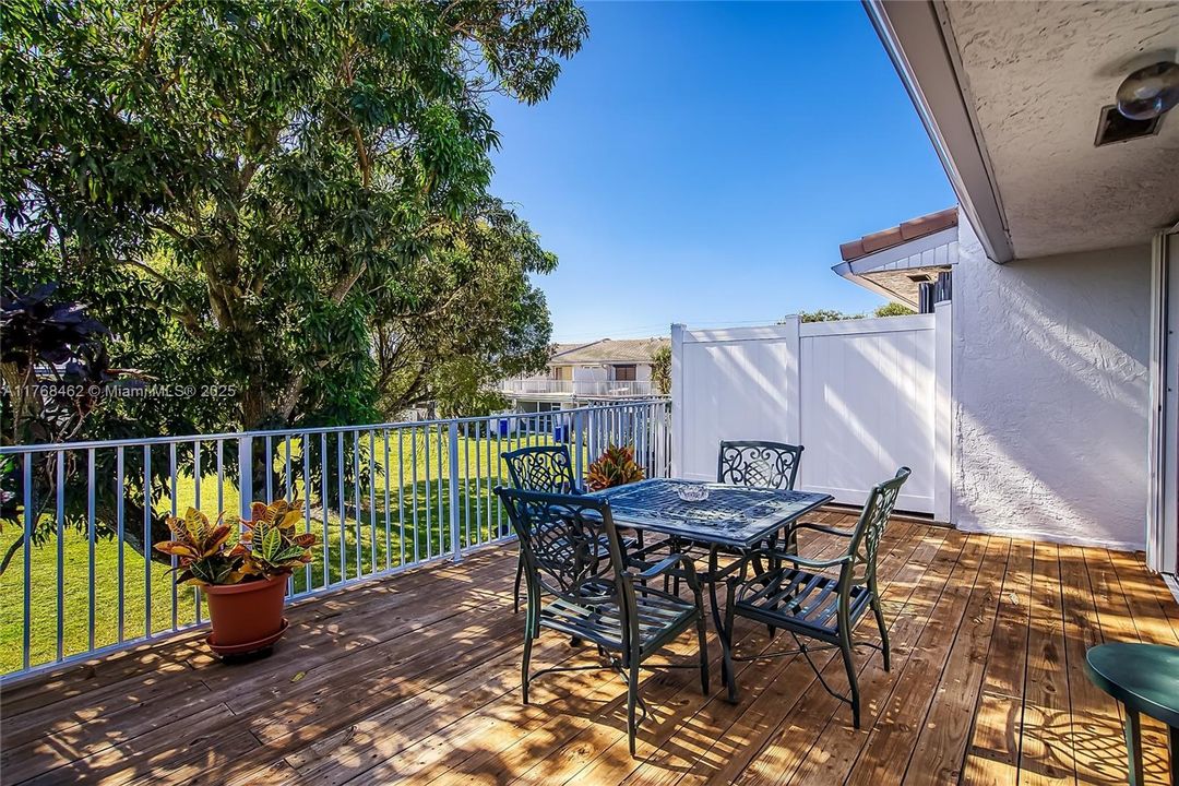 Recently Rented: $3,500 (3 beds, 2 baths, 2010 Square Feet)