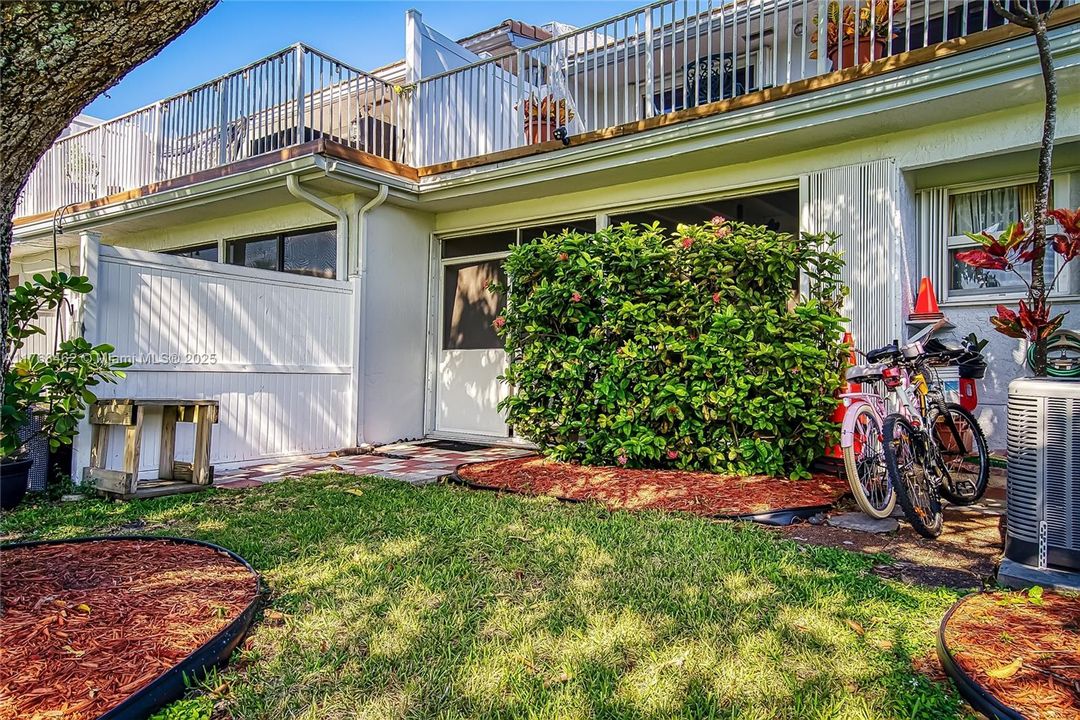 Recently Rented: $3,500 (3 beds, 2 baths, 2010 Square Feet)