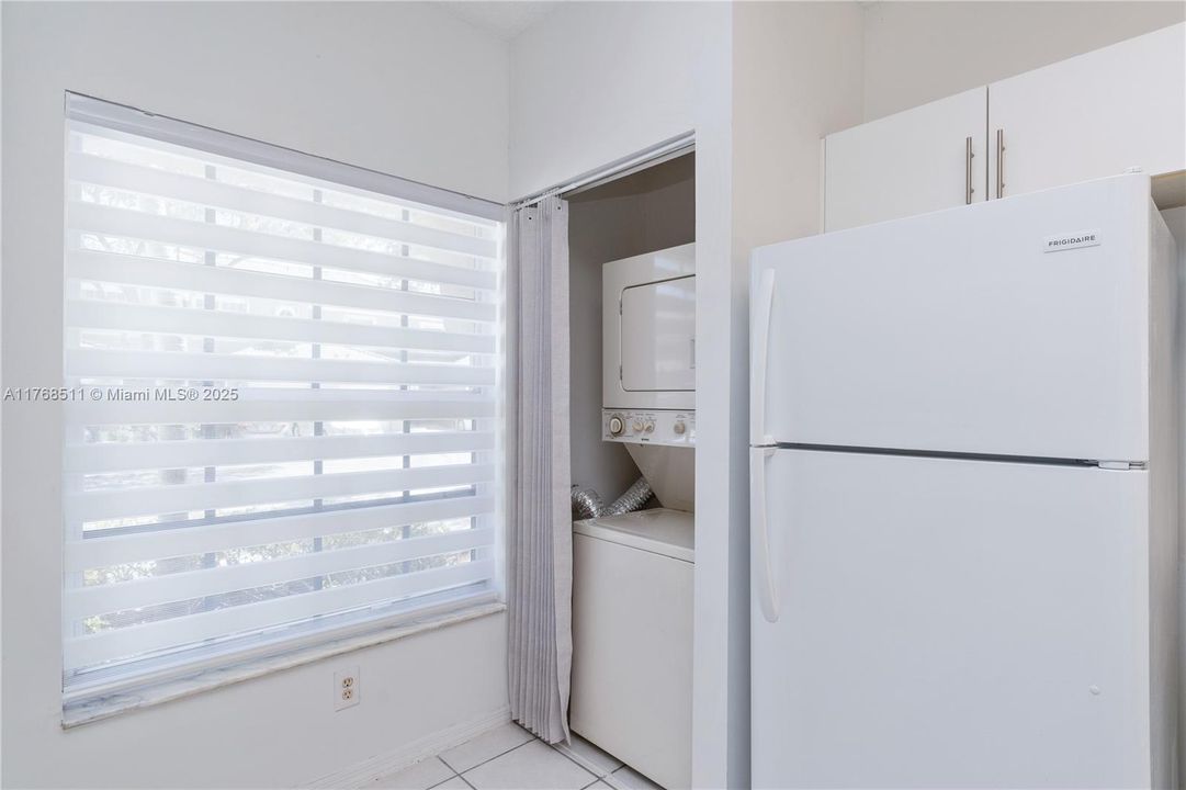 Vendido Recientemente: $356,921 (2 camas, 2 baños, 1024 Pies cuadrados)