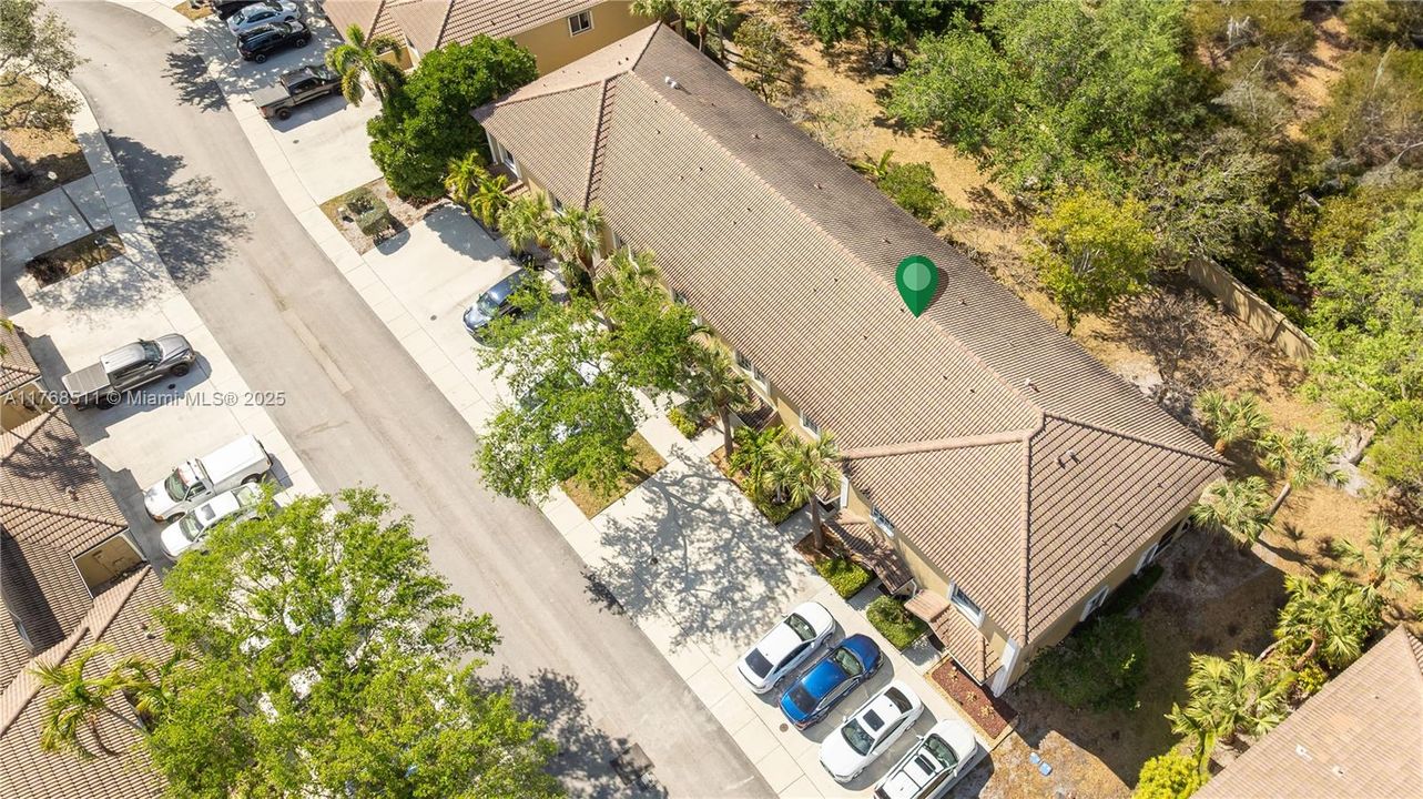 Vendido Recientemente: $356,921 (2 camas, 2 baños, 1024 Pies cuadrados)