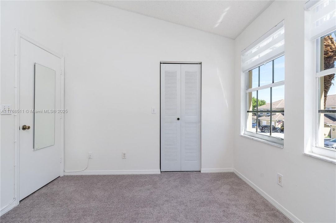 Vendido Recientemente: $356,921 (2 camas, 2 baños, 1024 Pies cuadrados)